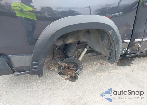 2019 Ram 1500 Limited 4X4 5'7 Box z USA, uszkodzony, nr VIN 1C6SRFHT0KN644269